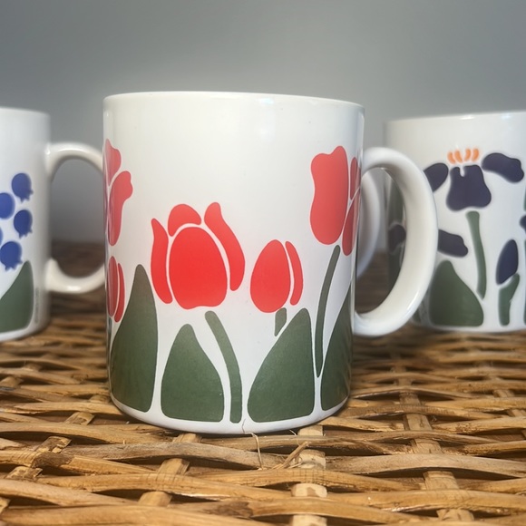 Vintage 1983 NINA CHD  Set of 4 Floral Coffee Mugs - Picture 6 of 8